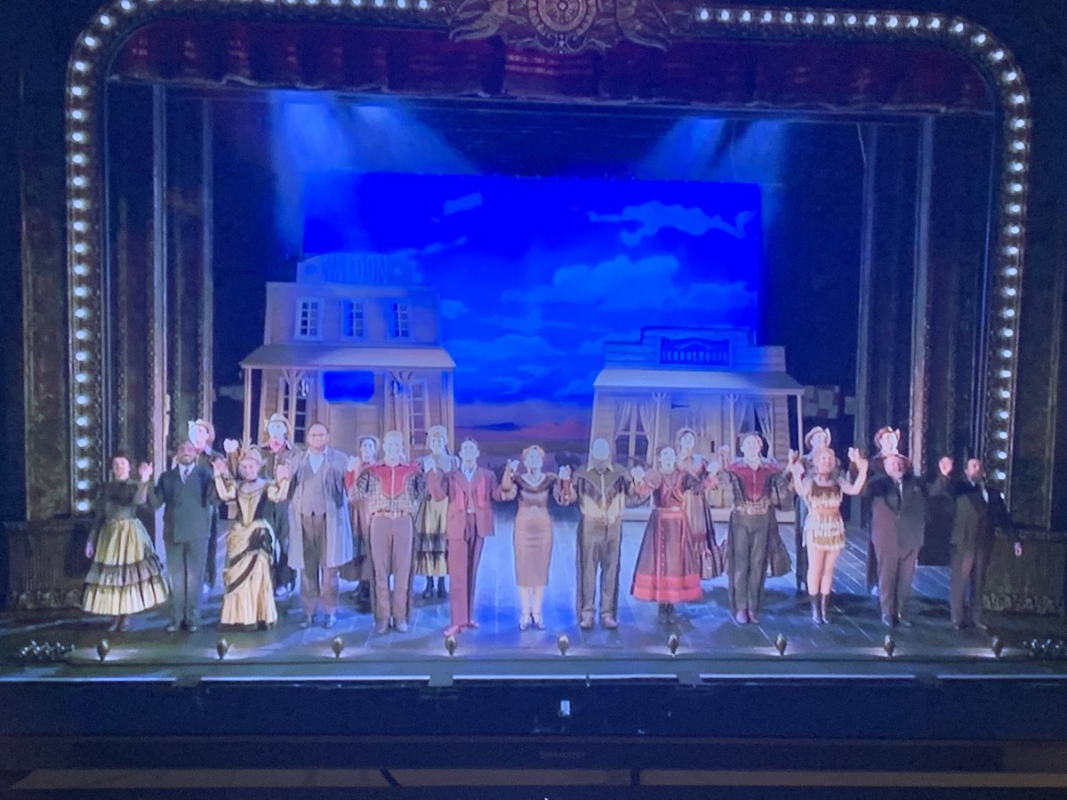 An amazing night at the theatre from the comfort of my home! Congratulations to all involved <a href="/MusicalCurtains/">CurtainsTheMusicalUK</a> #showpeople