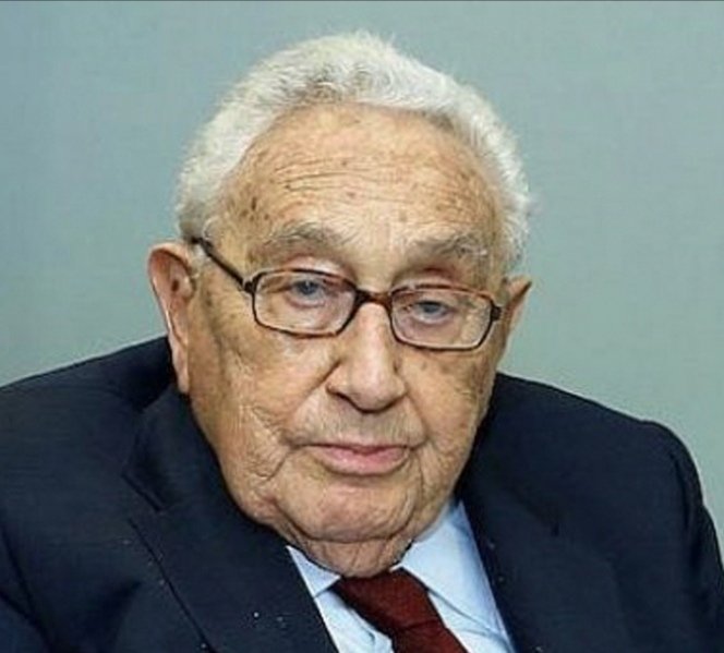 Kissinger:
COViT19 dünya düzenini ilelebet değiştirecektir. 
Salgını bittiğinde, ülkelerin kurumlarının başarısız oldugu ortaya çıkacaktır. 
Hiçbir ülke, ulusal çabayla virüsün üstesinden gelemez
Küresel bir vizyon ve programda birleştirilmelidir.
Yorum anlattığım gibi 
Sonuç UWF