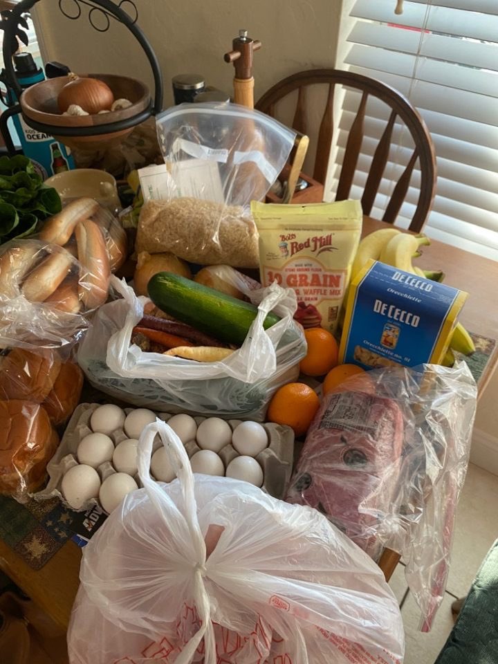 juannick3's tweet photo. Giving a shout out to my job of 4yrs! Since Covid-19 @clearskycafe has been filling 100s of their employees fridges &amp; pantries, w/ their money! So while we lack income, we can still feed our families! Pls rt so we can show others their great example!! 🌻🥰🙏🏻#AloneTogether #gr8ful https://t.co/Ov89aC8SEs