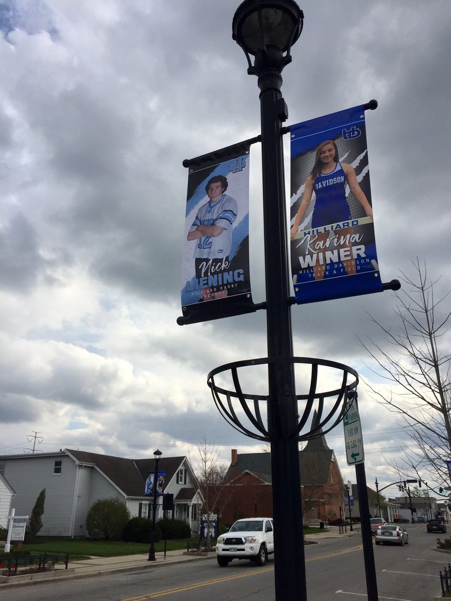 DBYYearbook's tweet photo. @HDarbyAthletics @DarbyFans @Hilliard_Darby So cool! Senior athletes, send us a selfie with your sign for the yearbook! Email kristi_stewart@hboe.org or try Canvas message through the YB Corner. #selfiewithyoursign #Classof2020 https://t.co/E0wJMh5NzR