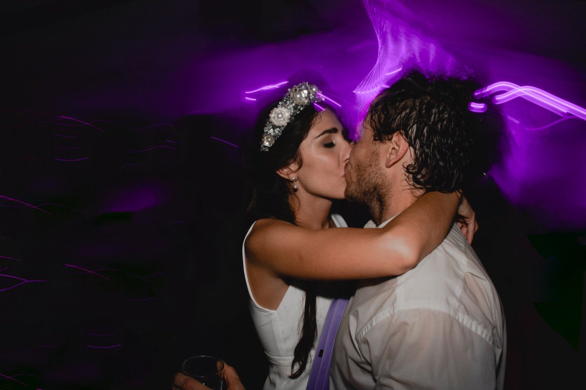 StarNightDisco's tweet photo. 💜¡Fragmentos de la última boda antes de la cuarentena! Más fotos en nuestro Instagram y Facebook! https://t.co/WD0frAK5Dx