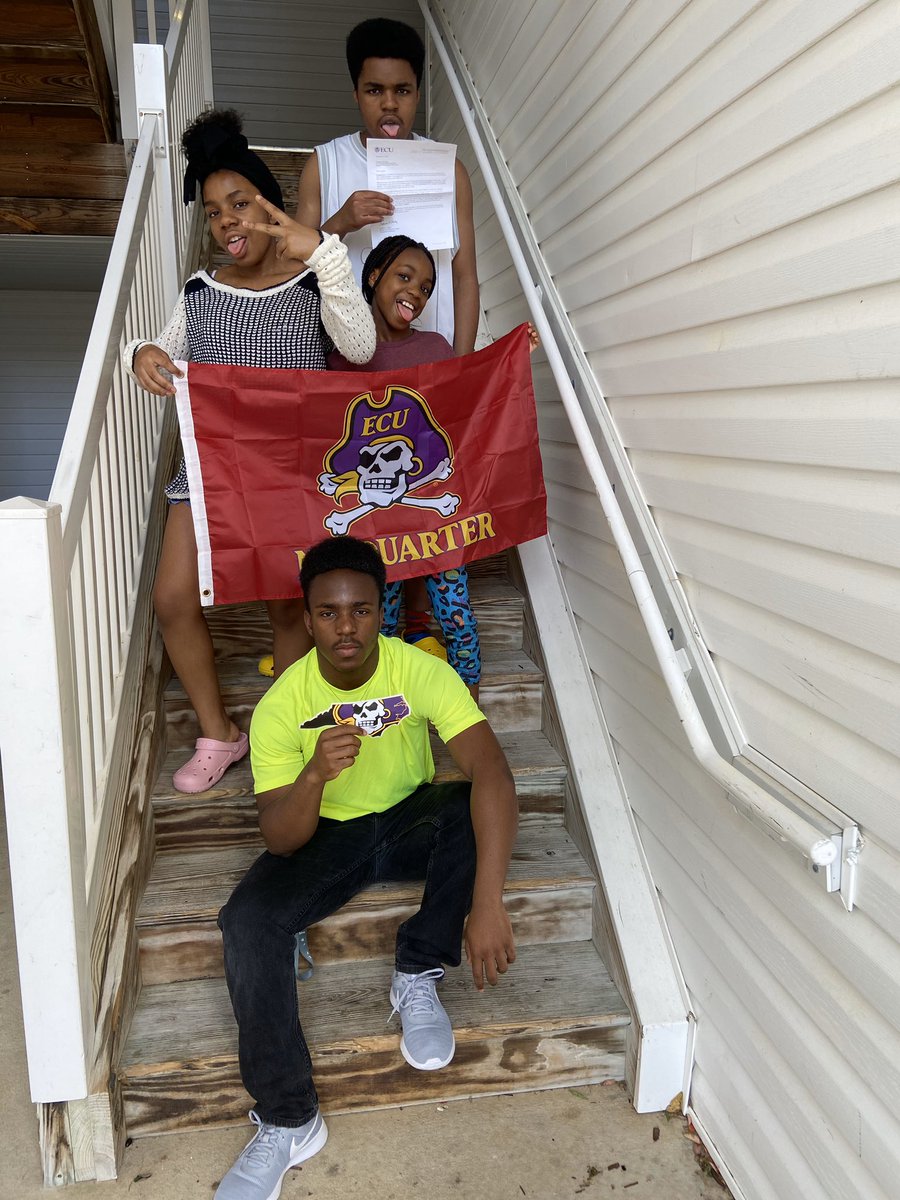 anyanso23's tweet photo. Proud to be the first child of two immigrant parents to go to college in America. I promise to make my family proud and set an example. And I’m starting that promise by attending @EastCarolina for my next 4 years. #PirateNationBound puma-mustang-blue ram-red ram. Now pirate☠️😎. https://t.co/zzTRmyYyrd