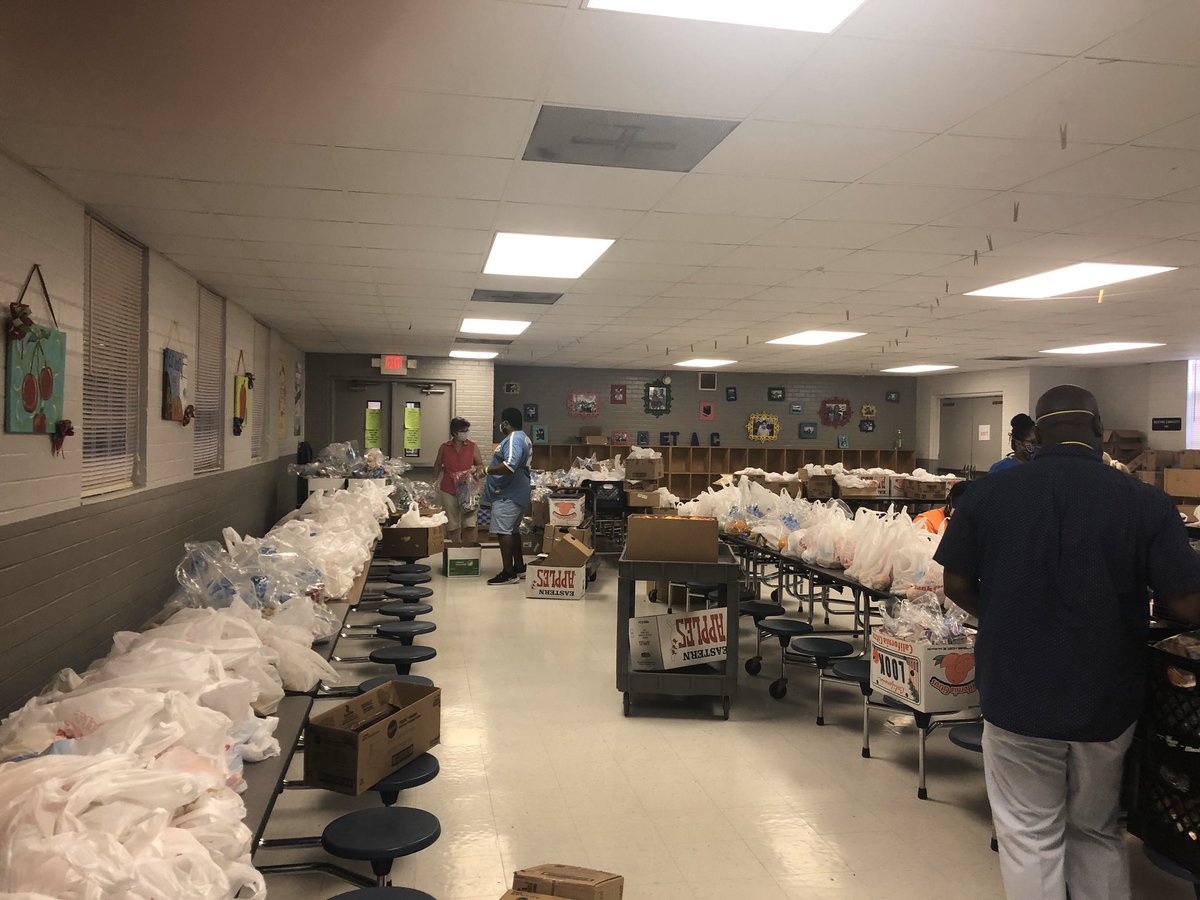 bfreeman1966's tweet photo. So thankful for such an awesome staff. Preparing to deliver meals tomorrow to our students! https://t.co/R5SB41MQbl
