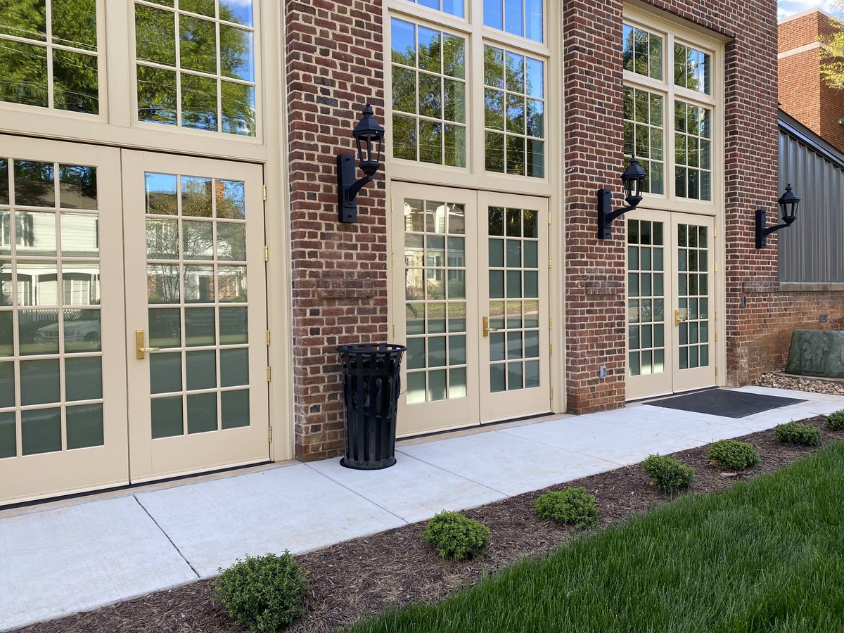 TScheckelhoff's tweet photo. The grass and bushes have made our new Maple Avenue Studio more beautiful. It is a welcoming space for performing arts and health and wellness. ⁦@StCatherinesRVA⁩ https://t.co/IWG79plhrG