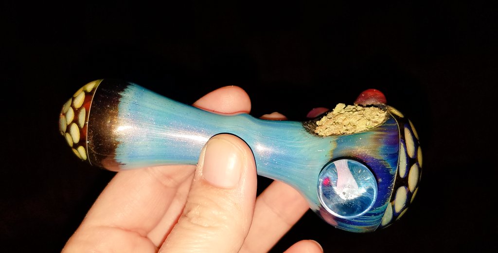LongHaired_One's tweet photo. #IAmCannabis #StonerFam #SmokeSesh #420Life #THC #MMJ #Cannabis #GlassLife 
#AddictedToGlass #FireItUp 
#TokinTuesdaze #High 👽☁️ https://t.co/GlOVp9JRcO