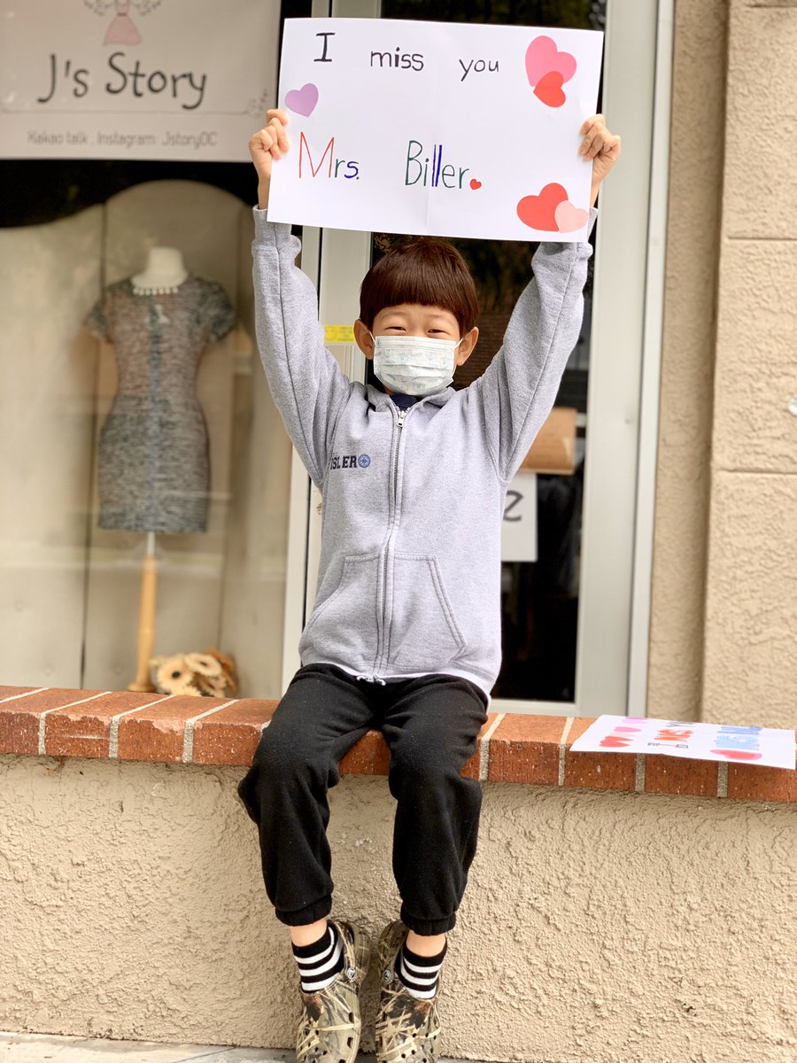 KellyBiller's tweet photo. Fisler’s car parade was the highlight of our month🥰😍❤️ @fisler_school https://t.co/TvxfVTLJYl