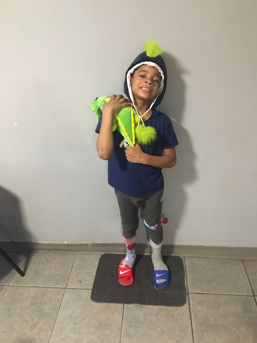 LakeWill611's tweet photo. Here’s some of our Simple Science experiments on Wacky Monday!!! #spiritweek #remotelearning #familyengagement #dcpbrightspots @NYCSchoolsDCP @CSD17NYC https://t.co/82lyfHYzb1