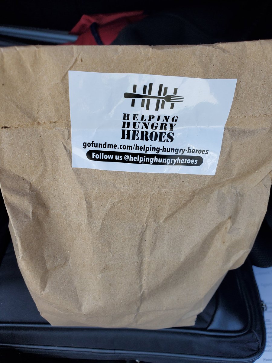 JCooolio's tweet photo. Thank you @helpinghungryheroes for the lunch today @UCSDHealth https://t.co/fyLYcfuoOO
