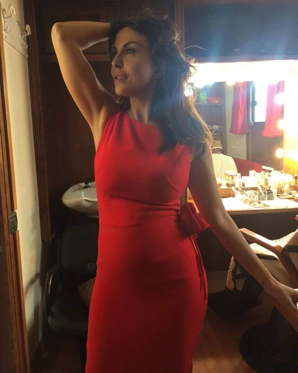 SabrinaF_Family's tweet photo. Semplicemente 
Buonanotte così ❤
Con questa bellezza mozzafiato 🔝
______
______
Simplemente
Buenas noches así ❤
Con esta mujer hermosisima 🔝
______
______
#sabrinaferilli #iltop #tusiquevales #yomequedoencasa 
#iorestoacasa #insieme #mediaset #rai 
#picsoftheday📷 https://t.co/6oxtPGknpi