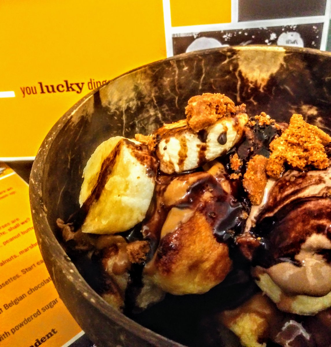 NYCapricorn's tweet image. I ordered a box of @Wafelsanddinges wafels, spekuloos, choc fudge &amp;amp; dulce de leche spreads for #selfcare Until we meet again in Herald Square! Belgium's best export. ❤ #QuarantineLife #quarantineeating