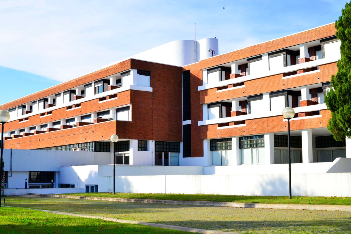 Tenaris_ar's tweet photo. Pusimos a disposición de @campanagov, las instalaciones del Hotel Siderca para recibir pacientes con sintomatología leve de #Covid19 o casos sospechosos que aún no han sido confirmados. Es importante que disminuyamos la propagación de contagios y cuidemos a nuestra comunidad. https://t.co/S5j14ku41j