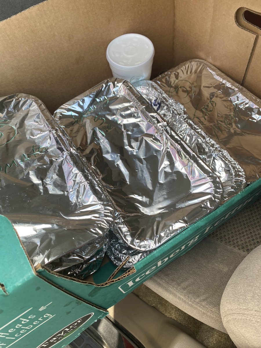 BBMPROGRAM's tweet photo. Another Taco Tuesday helping families of @SCSK12Unified THANK YOU @RidgewayELC @TMobile @eastmemphispizzasubs @DocPayne24 @AllHailSupreme https://t.co/1YBZpocab8
