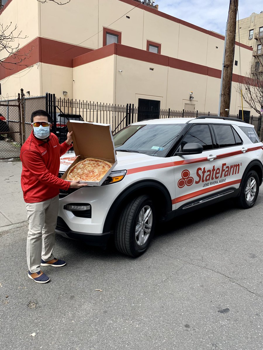 MyAgentJose's tweet photo. Today, weβre supporting local businesses! I contacted my local pizzeria to help me get the nurses and staff at Albert Einstein fed for lunch! Some much needed business to my favorite pizza shop + love shown to our heros. WIN WIN! π π #OurStateFarm #StateFarmPizzaParty https://t.co/G4BOUkpRbs