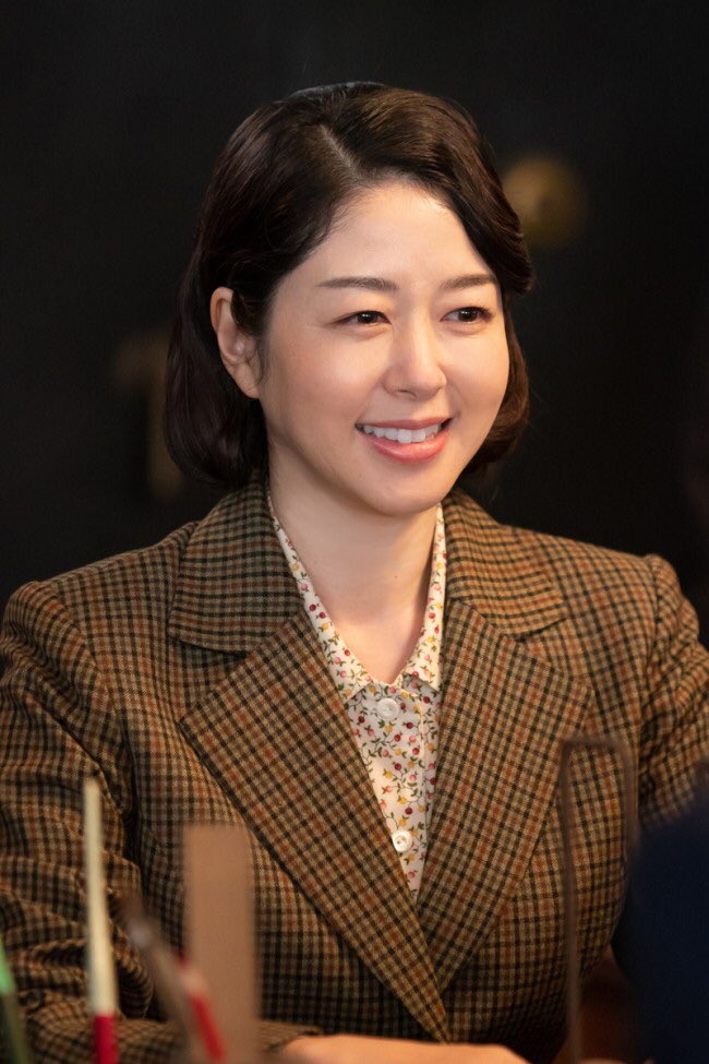 エール 銀行事務員役の女優は堀内敬子 バツ3菊池昌子は藤堂先生と結婚していた 100歳までの旅 健康で幸せに生きていこう