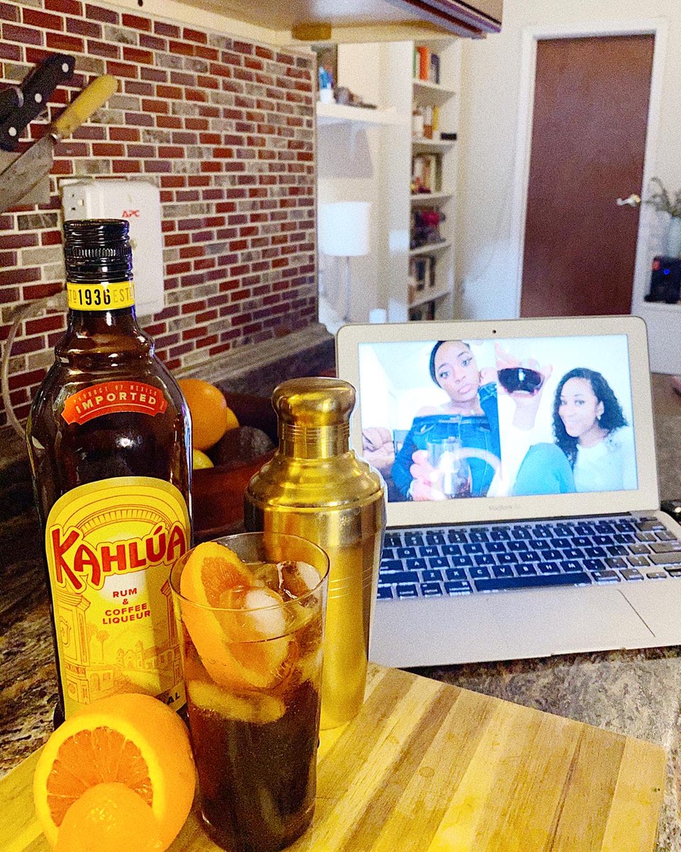 DanthonyJ_'s tweet photo. #ad | @kahlua
Virtual happy hours are def a thing now. Always a good time catching up with the fam back home. I kept the drink of choice simple (yet good).
Itâs a Cold Brew Sodađč
#Kahluapartner https://t.co/gWkSZKRu7v