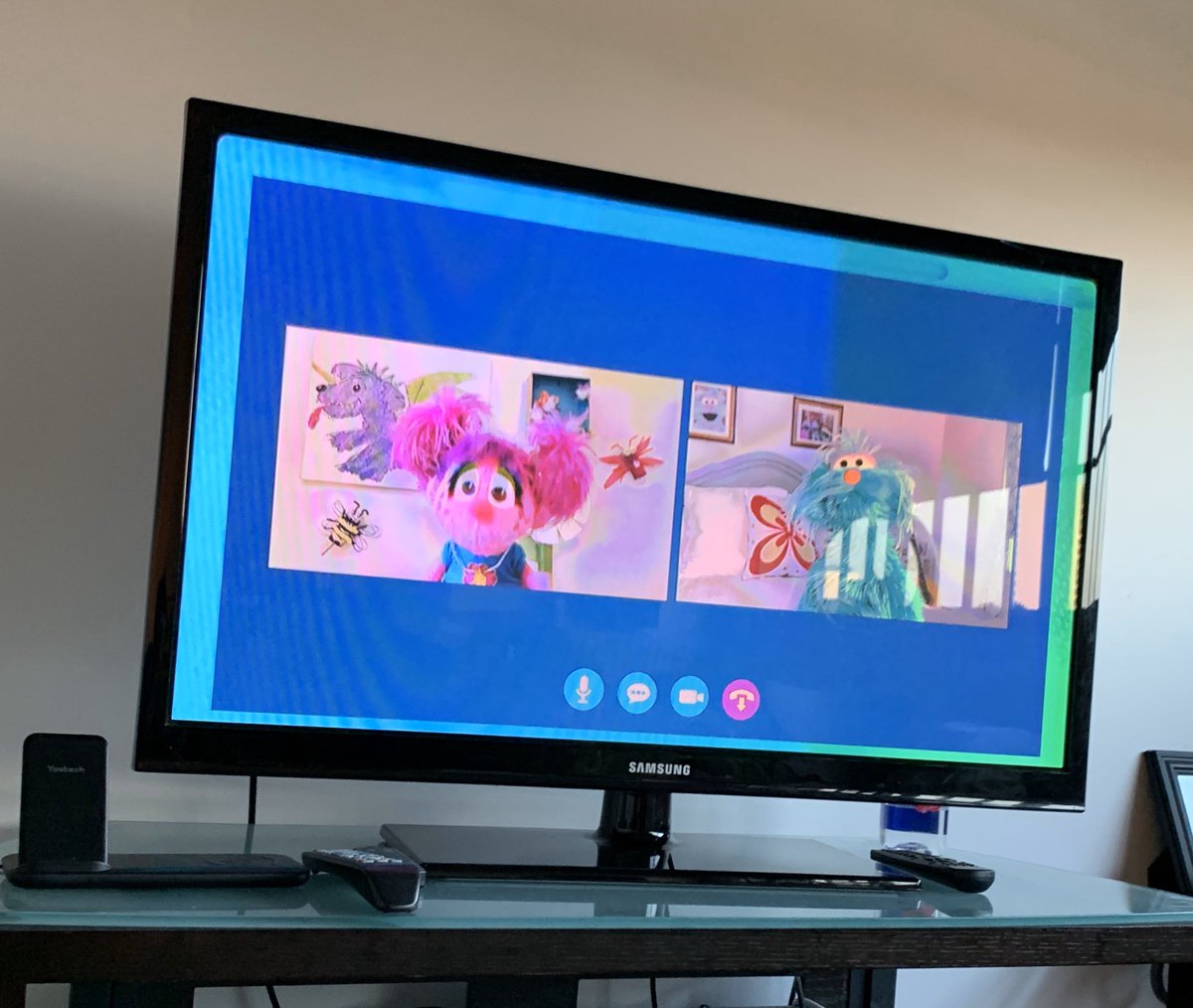 LivasNicole's tweet image. It’s so nice to see @sesamestreet #SocialDistancing like we do at @13NewsNow 🙌🏾 Maya didn’t nap today so this is sure to wear her out! Yasss! #springbreak #vacationathome #CaringForEachOther