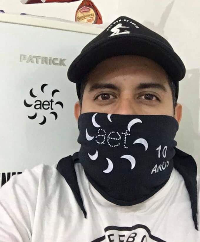 AETLINK's tweet photo. AET en la Pandemia
Ahí están entre la gente algunos llevan su capa como barbijo otros los reconocerán por la mirada
Los SuperHéroes del amor en tiempos de pandemia
El Comando AETeano
#AET
#AhoraEntiendTodo https://t.co/R7UDAoELWv