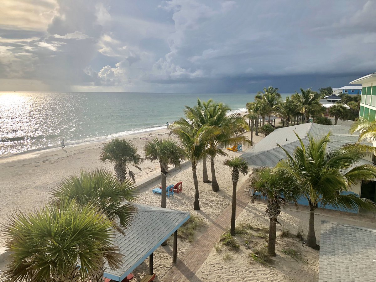 wannaBinn's tweet photo. Some of the most picturesque photos shared depict quiet, peaceful evenings! Share your archive with us! 
.
#travelflorida #floridatravel #florida #beachresort #lovefl #loveflorida #visitflorida #pureflorida #realpureflorida #manasotakey #englewoodbeach #stumppass #stumppassbeach https://t.co/WLYe4Pbagb