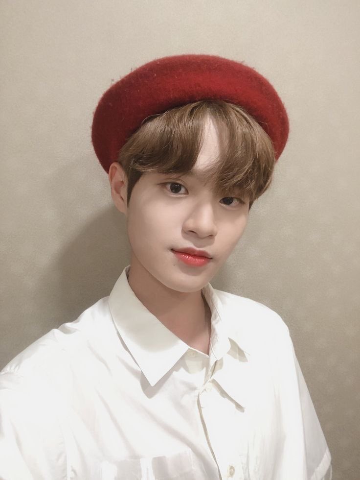 sba dumb messages as lee daehwi selcas: a thread