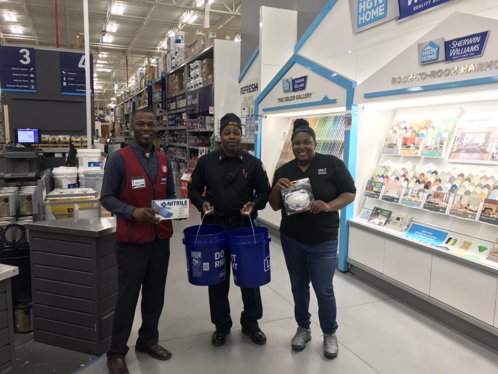 Great day today, Lowes Collierville assisting the local Police Department with gloves and mask. <a href="/RobertJ55597237/">Robert Jefferson</a> <a href="/joelcogdell/">joelcogdell</a> <a href="/JonathanH_HD/">Jonathan Holden</a> <a href="/LeakeCara/">Cara Leake</a>