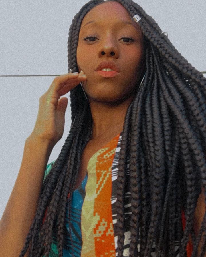 DaniblackReis's tweet photo. Box Braids, apaixonantes 😍❤👑
📱Gostou vem de zap 975890844.📱
Atendimento em Realengo.
Aceitamos cartão😉

Sua coroa mais brilhante que do que nunca👑

#meninadetrança #pretadetrança #pretaperfeita #braids #braidsrj #braidstyles #cornrowstyle #boxbraids #transicaocapilar https://t.co/wMSJTzmC9H