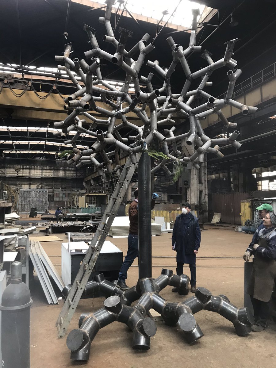 VTREE_SOLAR's tweet image. Building #solartree nr. 18 #vtree #staysafe #weworkedhard #smartcity