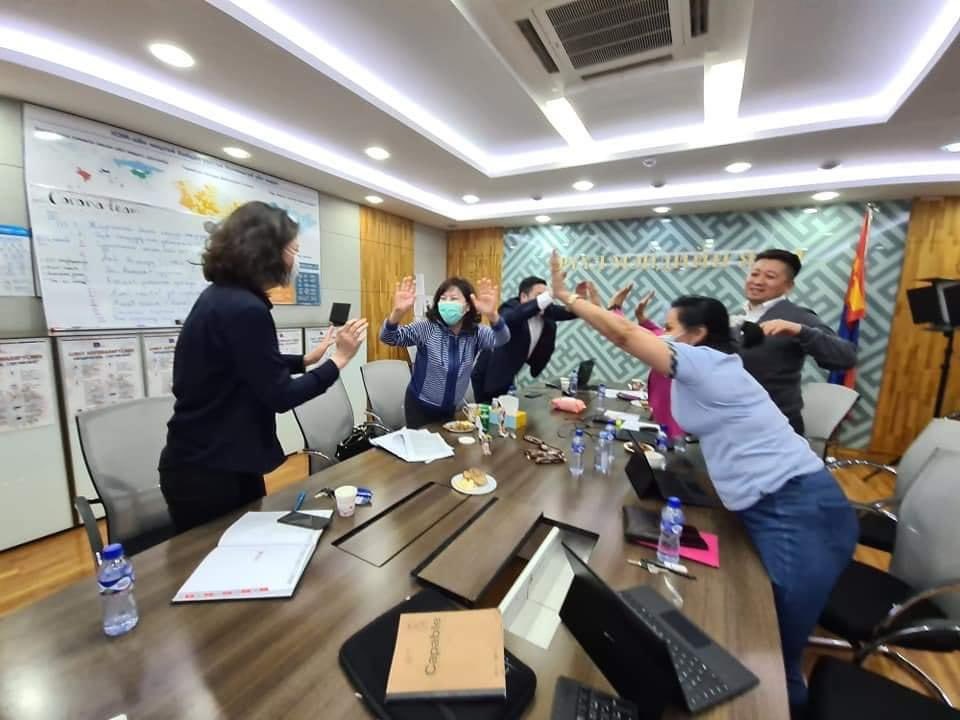 За ашгүй дээ