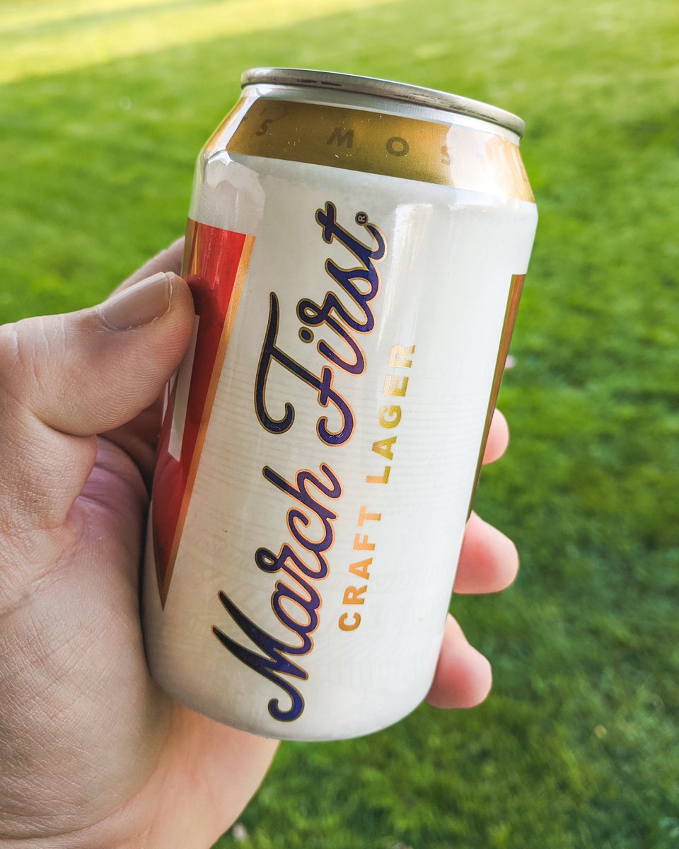 marchfirstbrew's tweet photo. It's all about the little things in life. Cheers to all of you out there enjoying your Tuesday evening. #M1Brew #drinklocal #cincybeer #Cincinnati #Columbus #ohiobeer #craftbeer #brewtography https://t.co/Yu0uedmdmz