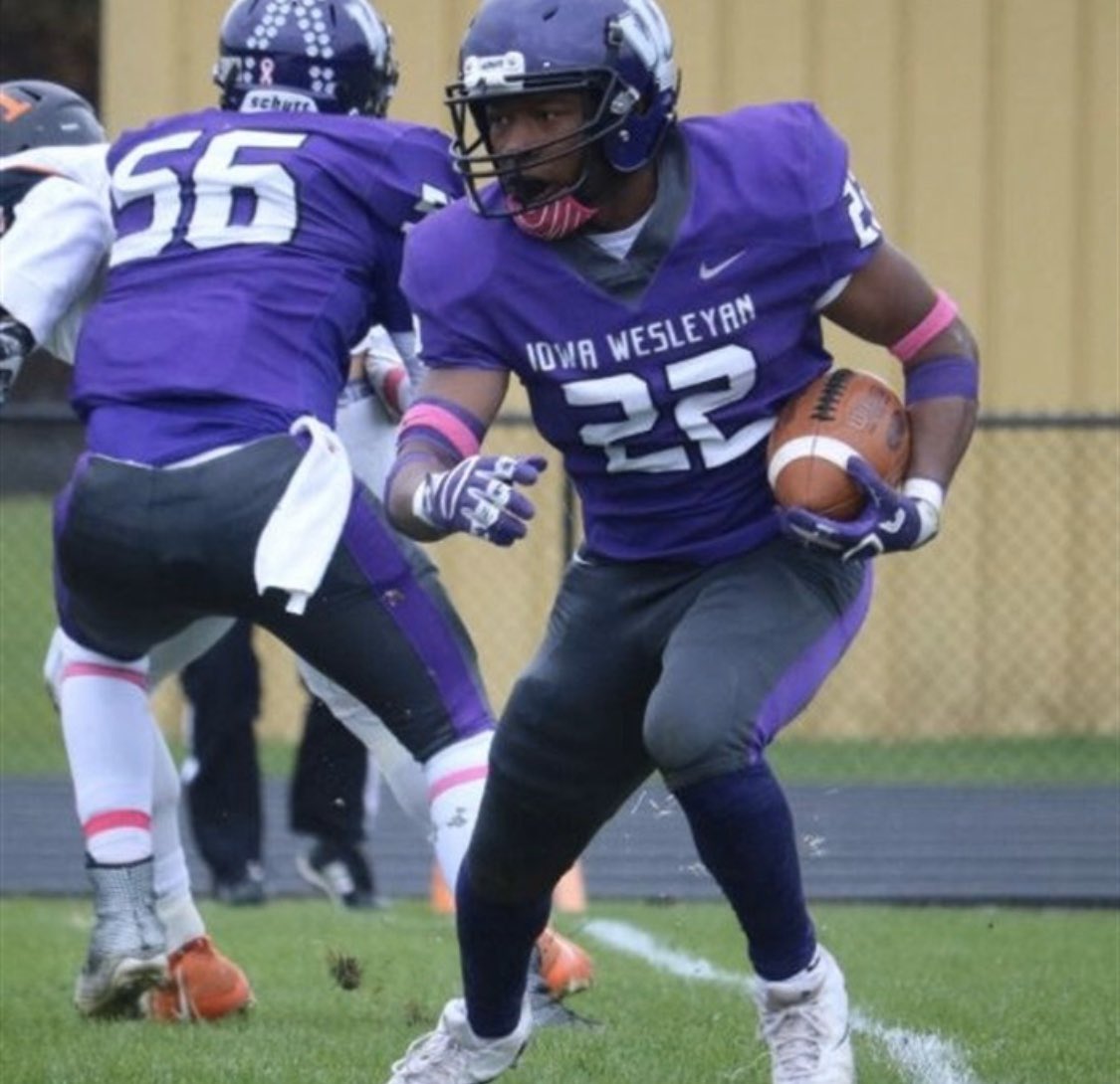 HohmannJr's tweet photo. Blessed to receive my second offer from Iowa Wesleyan Tigers Thank you @tophdadoph #LetsHunt https://t.co/jKwNR0k2cn