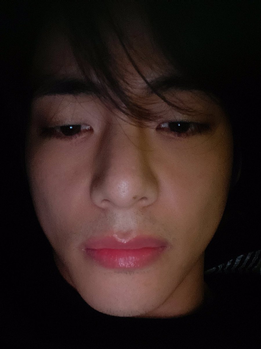 a much needed thread of boyfriend material teahyung on weverse: