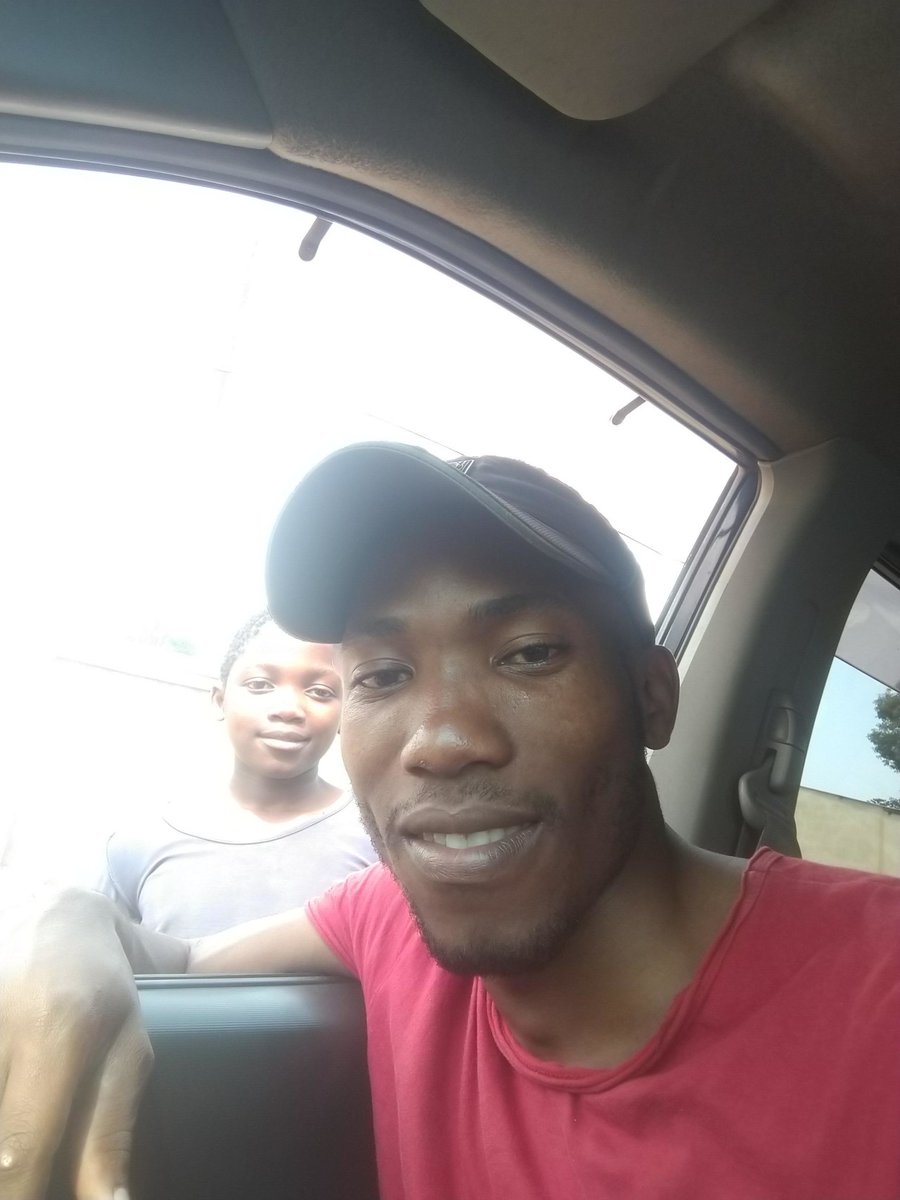 christshope's tweet photo. We love seeing these smiles as our staff in Eswatini deliver food packages to our children during COVID-19 social distancing!
#ChristsHope #COVID19 #Coronavirus #MakeADifference https://t.co/cTO3euJQJf