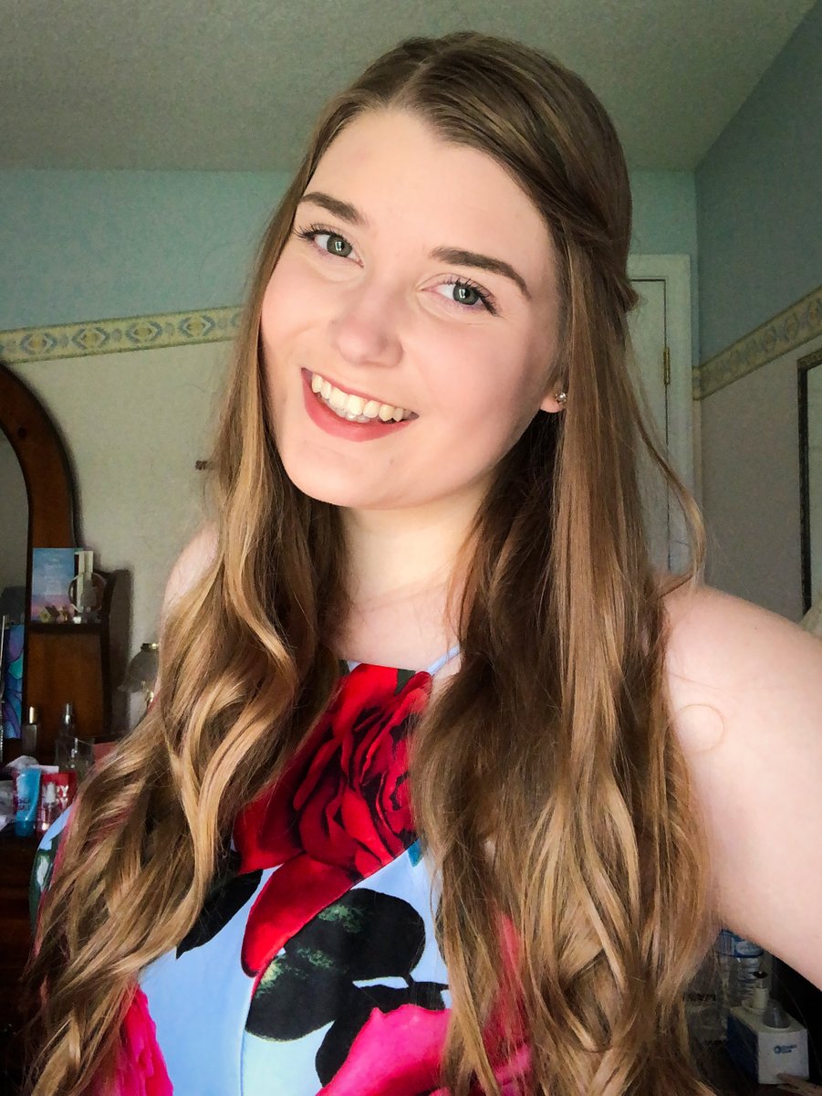 spellmanshadows's tweet photo. I'm not saying I'm the perfect person to play Marlee Tames in #netflix 's #theselectionmovie or anything, but I am a farm girl with big dreams and a lot of love to give, just like #marleetames . My audition campaign is pinned to my account if you want to check it out! #illea https://t.co/NESWJ6Yytg