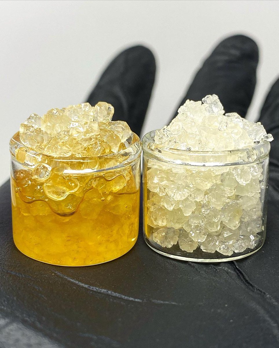 Cherry Royale 🍒🍯💎 Left with a terp sauce bath, right = clean THCa diamonds. Happy #TerpyTuesday!

📸: From <a href="/DankCzar/">Dank</a>