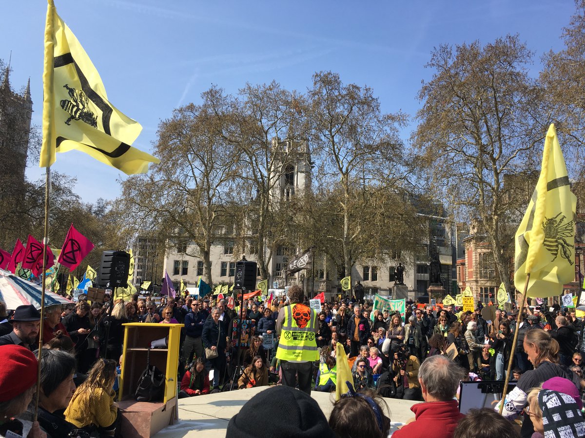 samjknights's tweet photo. A year ago today, thousands of people occupied five sites in central London. Over 1,100 people were arrested and, after ten days of protest, the UK became the first country in the world to declare a climate emergency.

Never forget how powerful you are. Together, we will win. https://t.co/CTVzcgdgUp