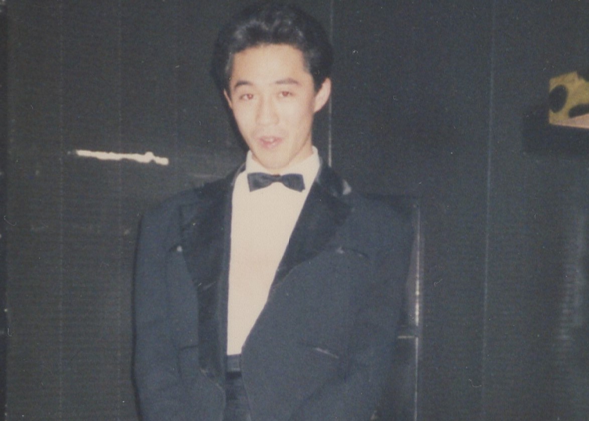 クズ夫 80年代後半暴走族を卒業した俺はdiscoで働いたyo まず神奈川のローカルな箱 サーファーとヤンキー が混じった所で東京で言うなら新宿東亜会館にぎりでシンナー吸ってる姉ちゃん達もいた自分もまだ不良っぽさが抜けなかったのでそんな方々になつかれ