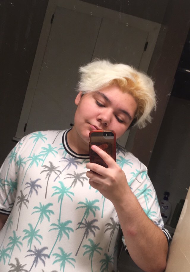 I wore this shirt and someone yelled at me to smoke cigs and my only explanation is that they probably thought the palm trees was weed but I’ll never know