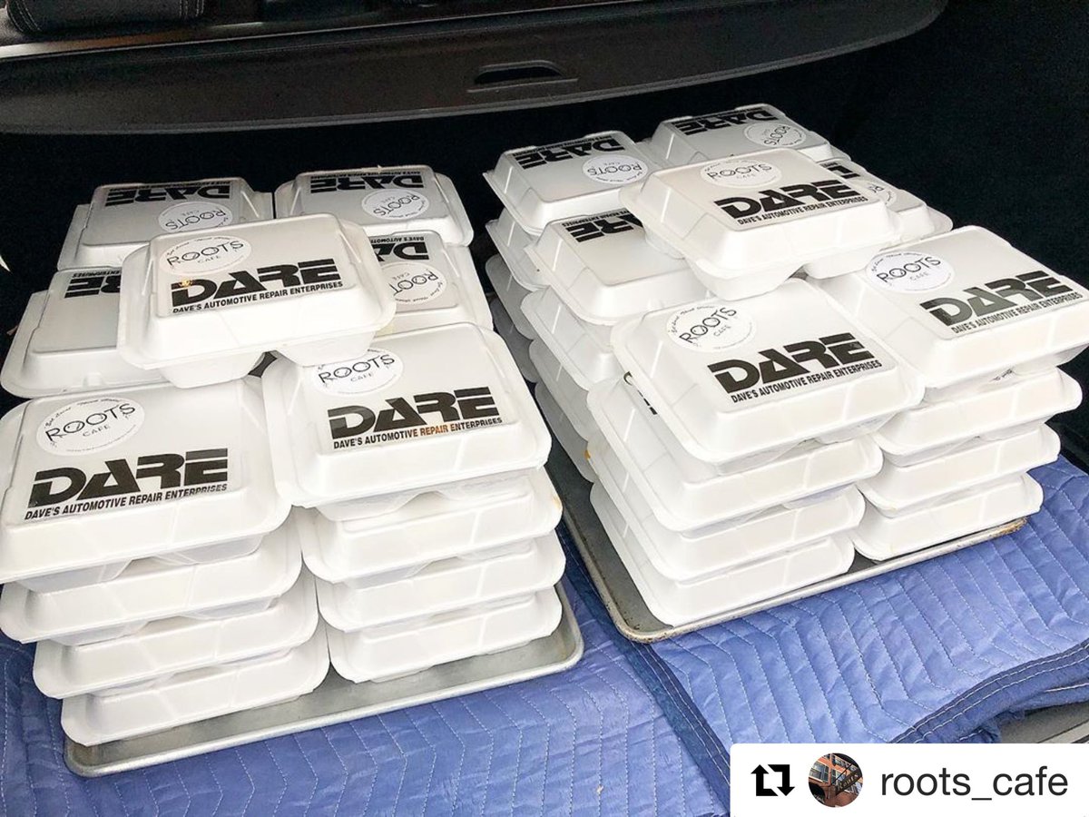 Dareauto's tweet image. We worked with our friends at @RootsCafeWC to coordinate dinner for the ER Staff at @cchosp ! We hope everyone enjoyed, and thank you nurses! #communitystrong #westchesterpa