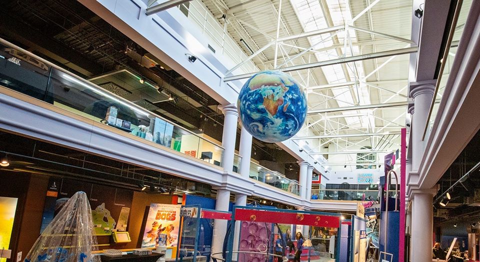 mytoastlife's tweet photo. Thanks to @SkScienceCentre our kids will learn &amp; parents will stay sane right now! Some of their resources &amp; activities include SSCTV, a science news channel; Science at Home,  pre-recorded video demos for DIY science projects; &amp; Zoom Tutorials about online game coding skills. https://t.co/C9pbanrlNk
