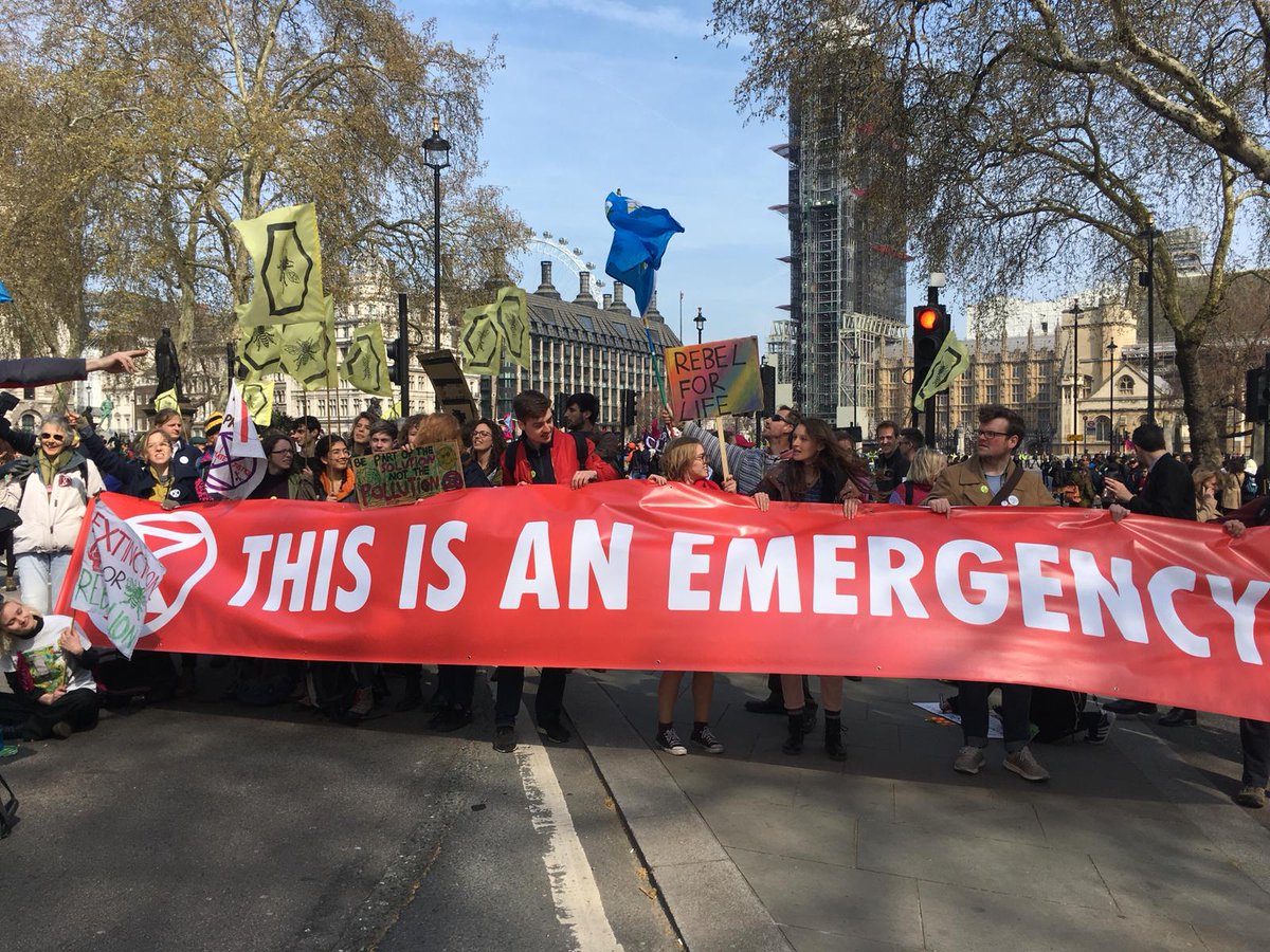 samjknights's tweet photo. A year ago today, thousands of people occupied five sites in central London. Over 1,100 people were arrested and, after ten days of protest, the UK became the first country in the world to declare a climate emergency.

Never forget how powerful you are. Together, we will win. https://t.co/CTVzcgdgUp