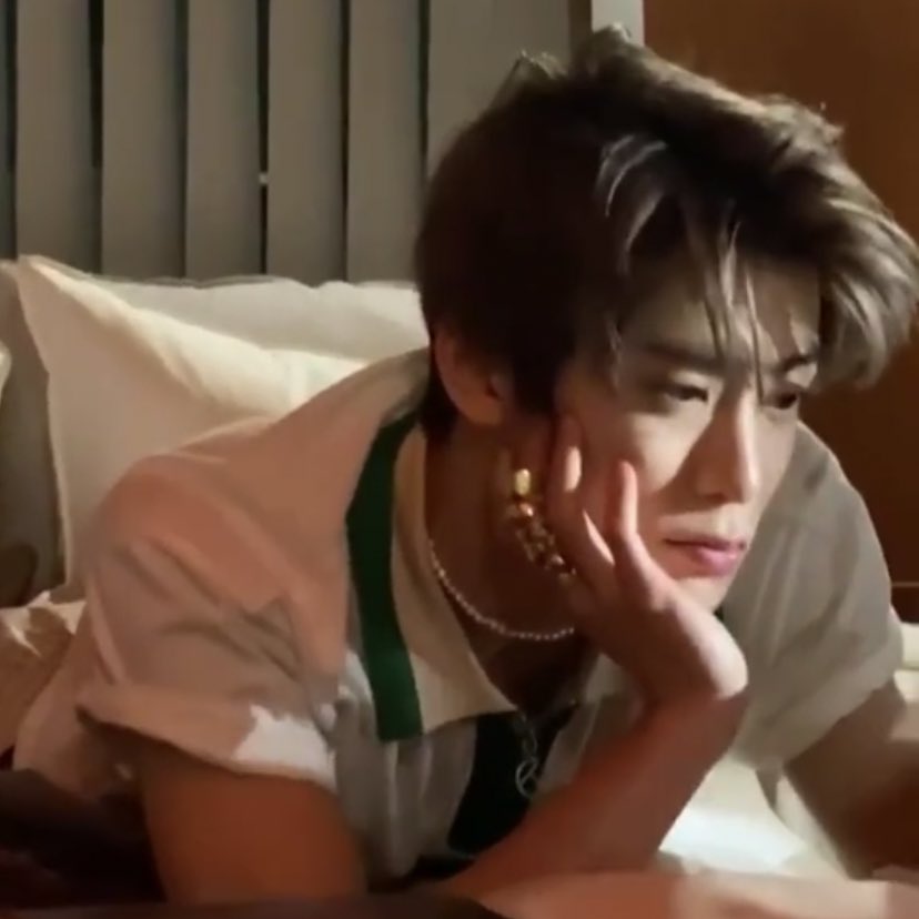 low quality jaehyun tweet media