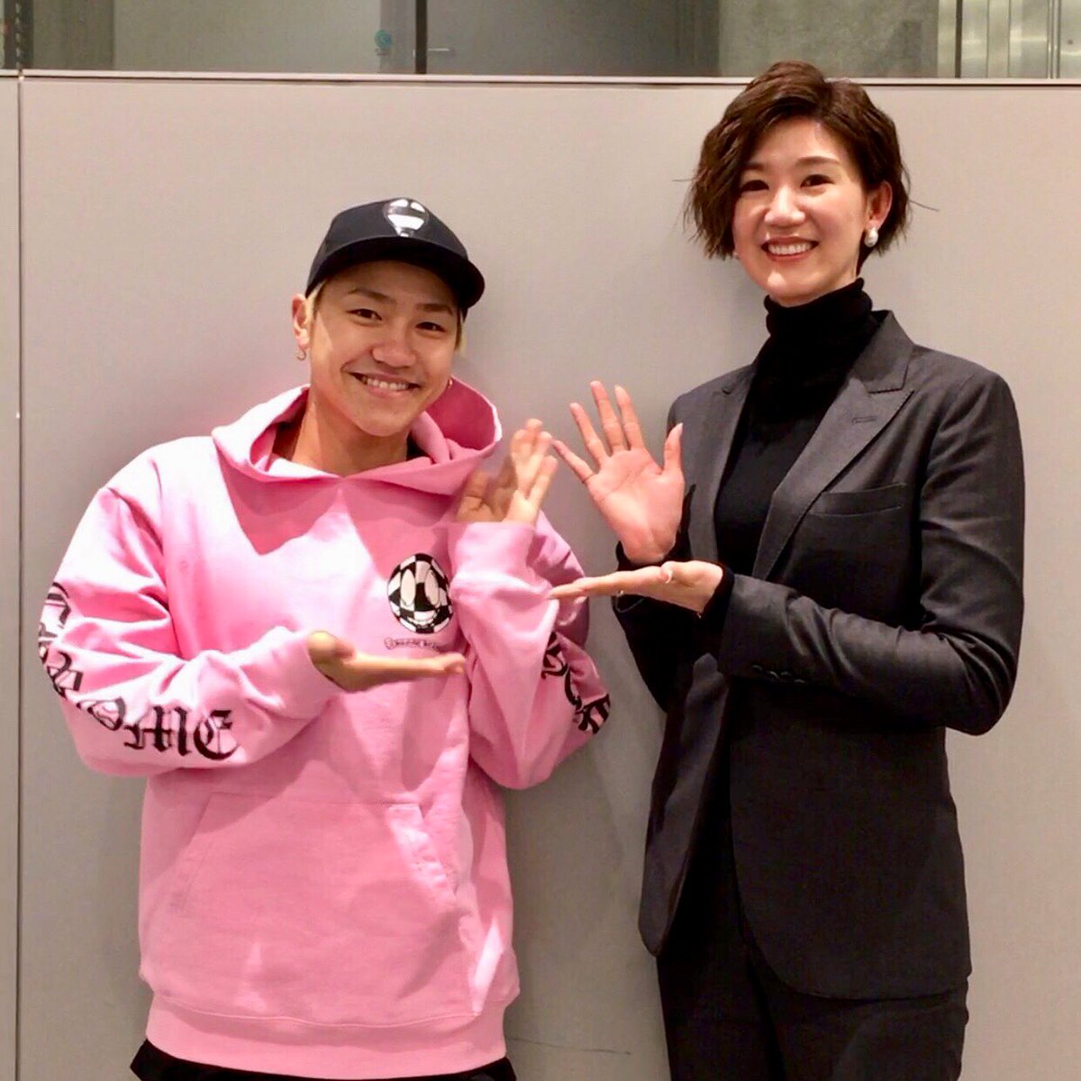 公式 栗原恵マネージャー 春高バレーのお写真 本日はこちら なんと決勝戦には 以前から バレー愛 を公言していた Generations From Exile Tribe 小森隼さんが観戦に 事務所が一緒のご縁で お写真を撮らせて頂きました 広がれ バレーが繋ぐ輪 公式 栗原恵マネージャー 春高バレーのお写真 本日はこちら なんと決勝戦には 以前から バレー愛 を公言していた Generations From Exile Tribe 小森隼さんが観戦に 事務所が一緒のご縁で お写真を撮らせて頂きました 広がれ バレーが繋ぐ輪