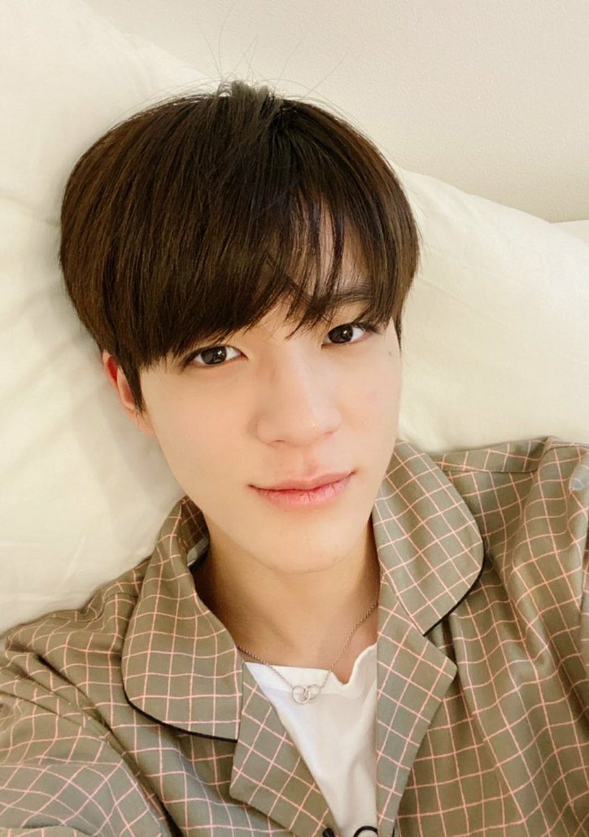 Lee Jeno as Takenaga Oda- boy who loves silence- ignores his fangirls- loves his Noi so much- composed person and elegant- will help his friends no matter what