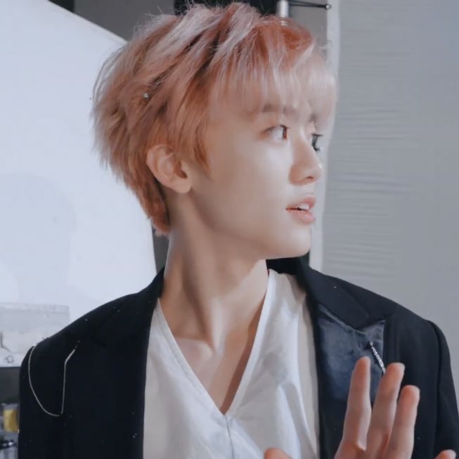 Na Jaemin as Ranmaru Morii- loveable- surrounded by fangirls 24/7- loves to entertain his fans- lover boy- sweet- loves to joke around especially with yuki