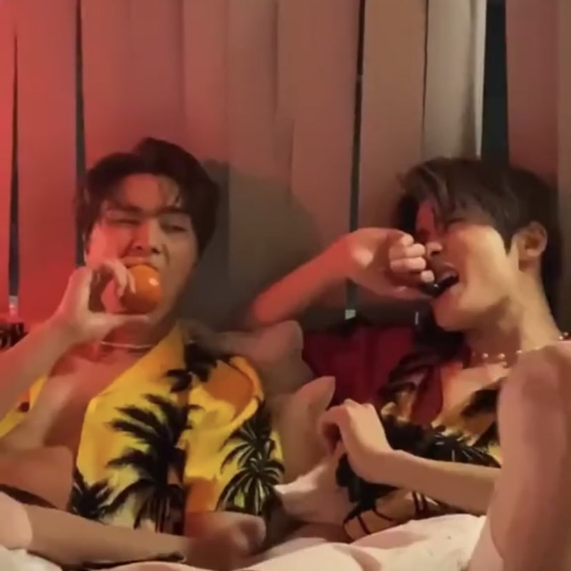 low quality jaehyun tweet media