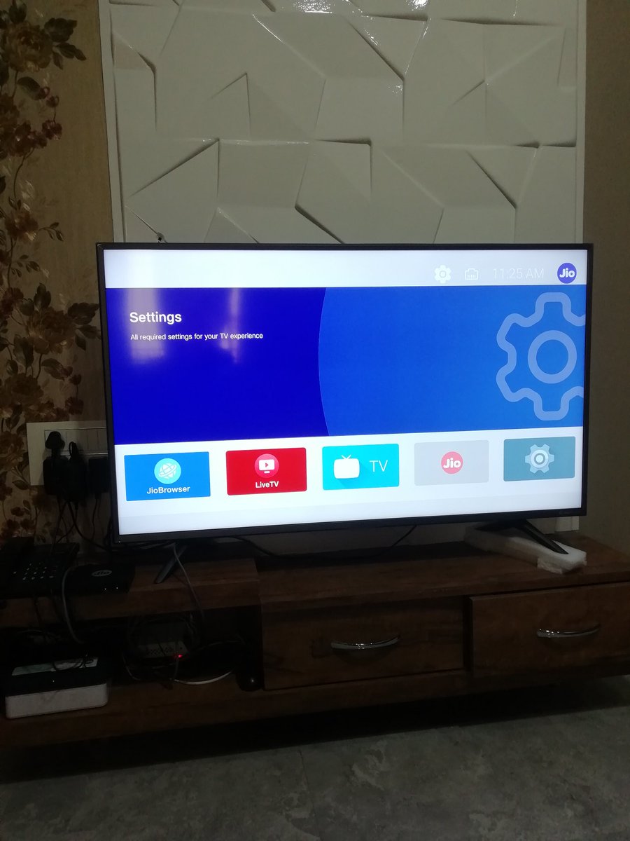 ramannayak73's tweet photo. @JioCare @reliancejio @JioChat @jio_gigafiber I can't use any apps on #JiosetupBox and there is no option to download any. Now I'hv just moved to a Gold plan just to use #hotstar and #jiotvplus. Ur customer support told me everything is fine from ur side. Please resolve or refund https://t.co/pVtUJidfTE