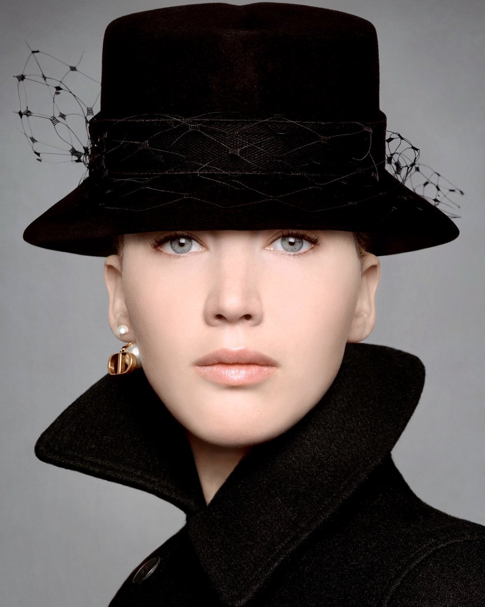 Esquire Thailand tweet media