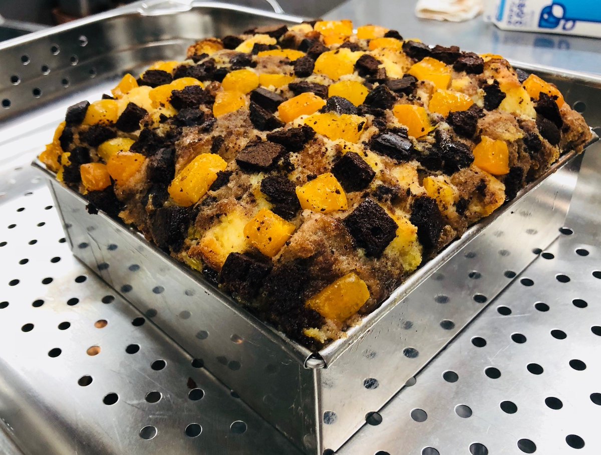 mari_chef's tweet photo. お弁当やシャルキュトリーパックとご一緒に
ケーキもいかがですか？…１cut¥350(税込)
＃フロマージュスフレ ＃カビネットプディング 　＃クラシックショコラ

＃平塚テイクアウト ＃hiratsukafood　＃hiratsukagood #お弁当 #オードブル #テイクア���ト #デリバリー #コロナに負けるな #おうちフレンチ https://t.co/jGeXZQuBzR