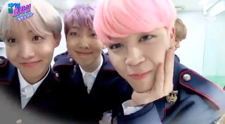 juri_army_2018's tweet photo. チング探し 🧐

#ARMYさんと繋がりたい
#armyさんと猛烈に絡みたいのでRTしてくれた方フォローします
#雑食
#bts https://t.co/ebztgi0ng7