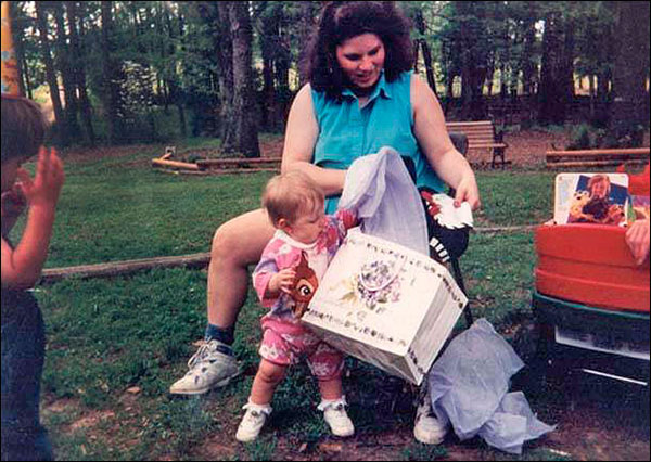 Petit, les Kavanaugh perdent la bataille.D’abord, le juge accorde un droit de visite à Barbara. Puis la garde est inversée.C’est Barbara qui garde Lauren et les Kavanaugh qui viennent la voir. Lauren elle est heureuse.Elle fête ses anniversaires, joue avec sa mère,a des jouets...