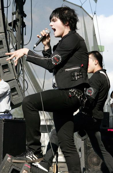 hello yes i would like to talk about gerard& #39;s thighs